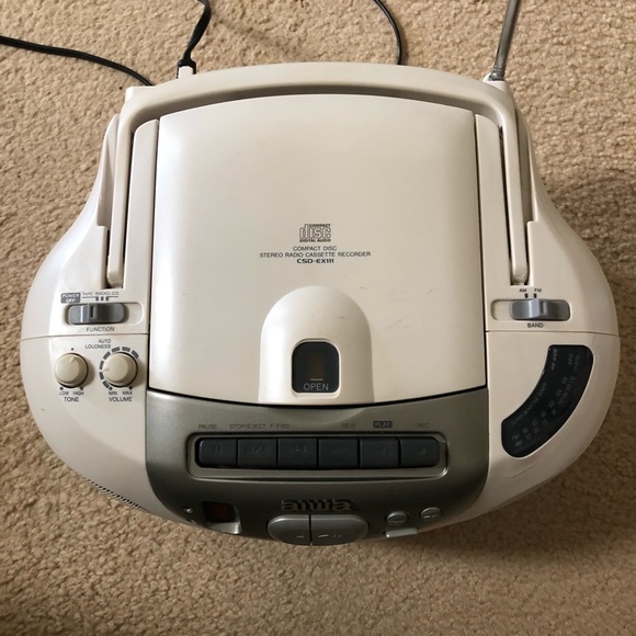 Radio - Picture 4 of 5